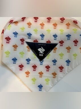 NWOT Rabbit Running Ice Rad Bandana